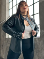 CURVA Campera Engomada Cuello Mao