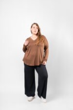 CAMISETA CUELLO "V" - Imagen 3