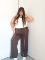 PANTALON CON LINEAS